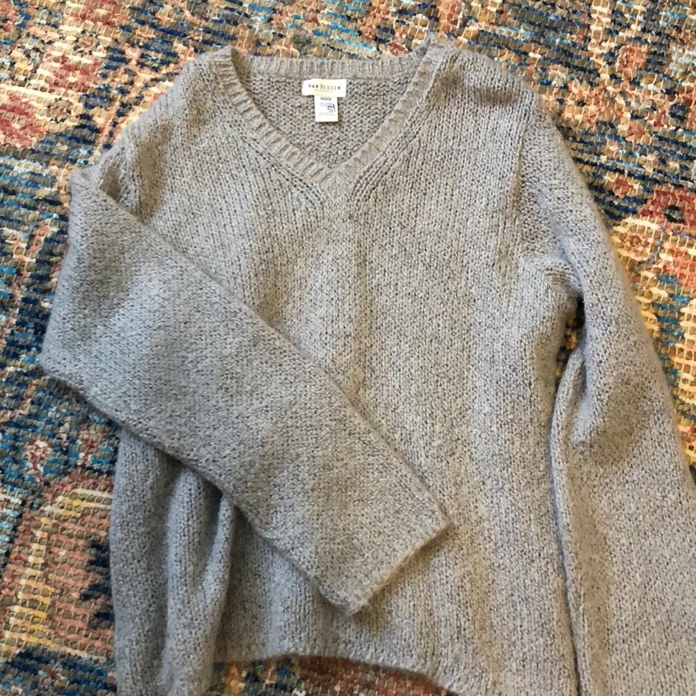 Large Van Huesen Knit Sweater